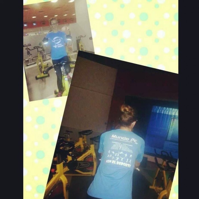 Foto ganadora del concurso fotogr&aacute;fico con la camiseta de Mundo PC con el Deporte.