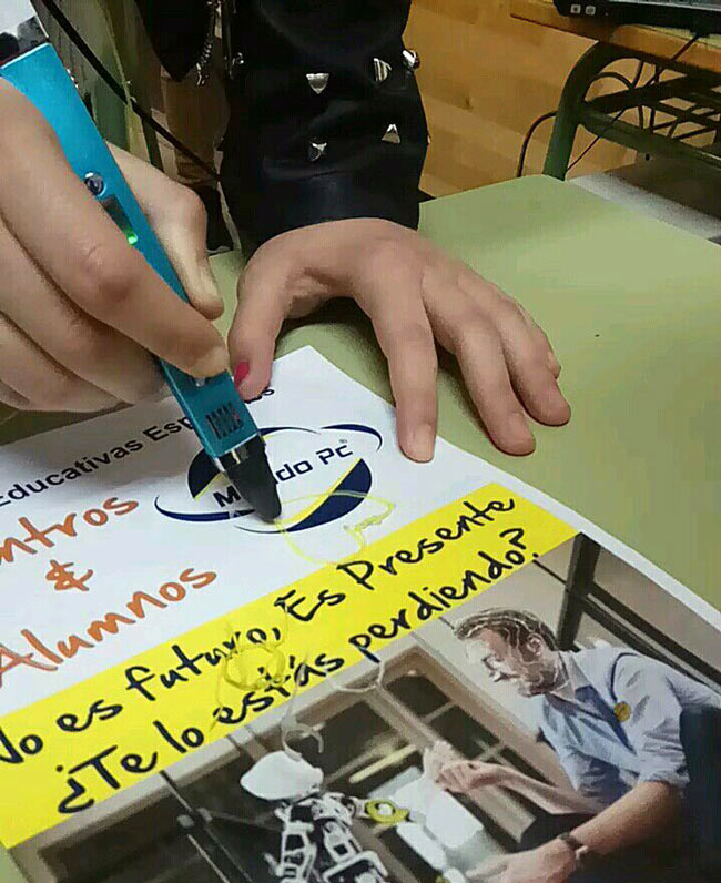 MundoPC presentaci&oacute;n tecnolog&iacute;a 3D en el IES Juan Jos&eacute; Calvo Miguel de Sotrondio, Asturias