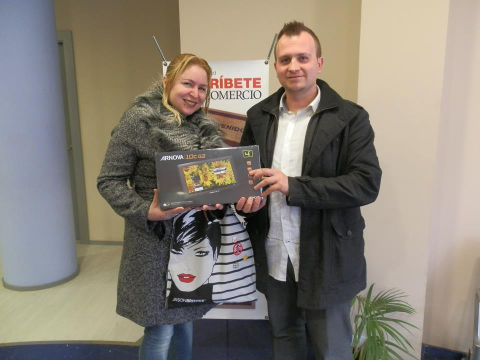 Entrega Tablet Mundo PC en El Comercio