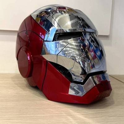 Réplica casco Iron Man con motor y control de voz