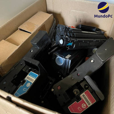 Qué residuos y riesgos genera el uso de la informática en el medioambiente y cómo los minimizamos/reciclamos en MundoPC Informática