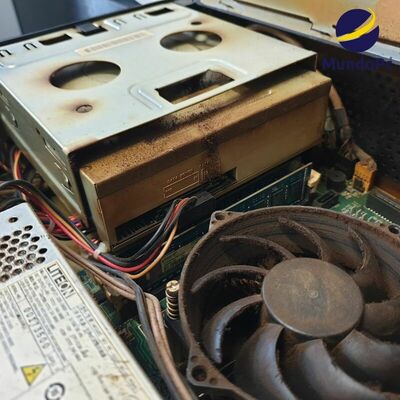 El efecto del humo del tabaco en el interior de un ordenador