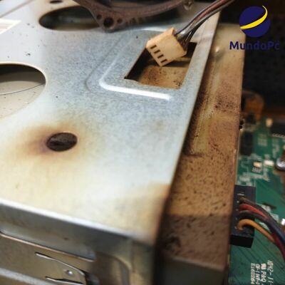 El efecto del humo del tabaco en el interior de un ordenador