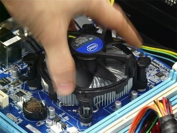 Vídeotutorial: Cómo desmontar un disipador para un procesador Intel