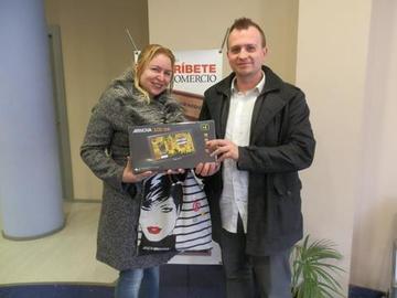 Entrega Tablet de Reyes en El Comercio