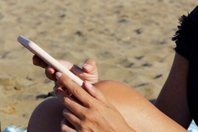 Cómo evitar que el móvil se sobrecaliente en verano